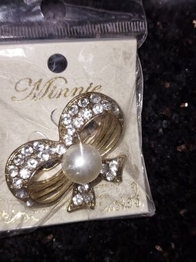 Minnie Gold Bow Brooch with Pearl and Clear Crystals